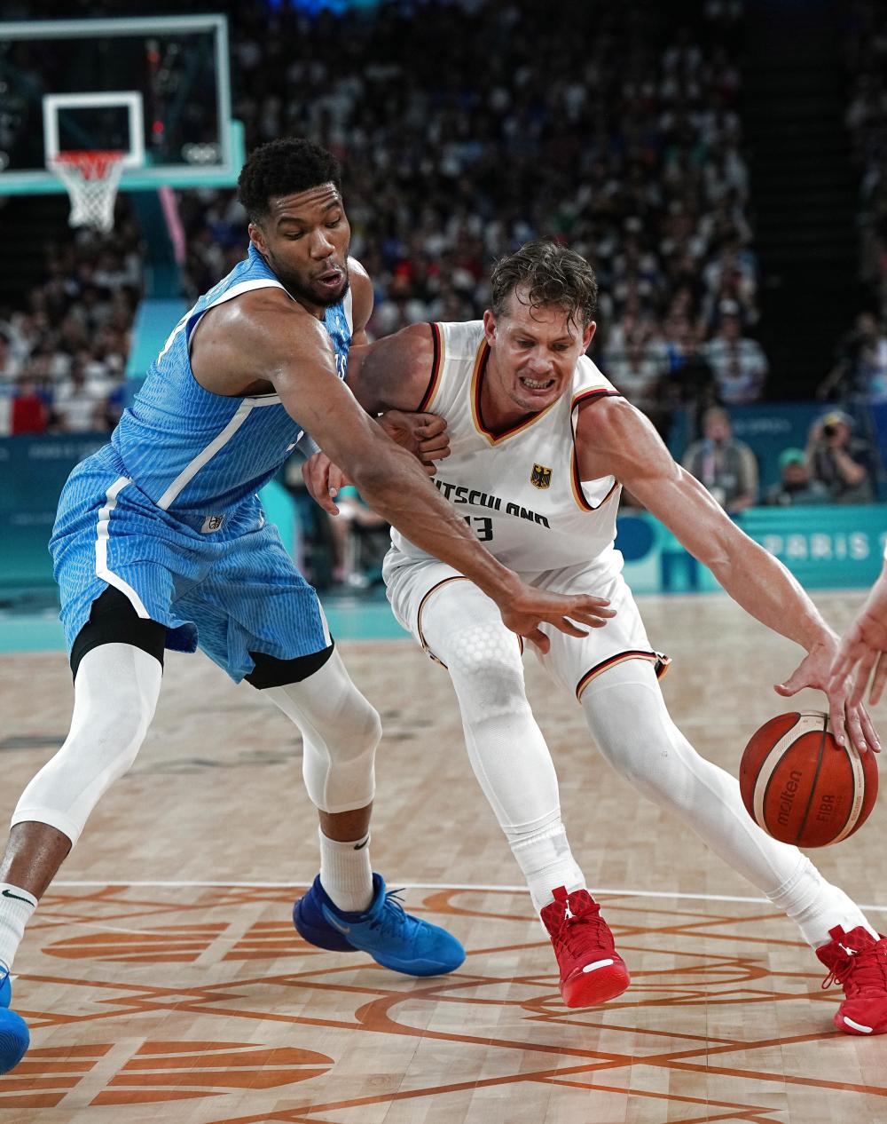 欧洲最佳篮球联赛：希腊兄弟对决