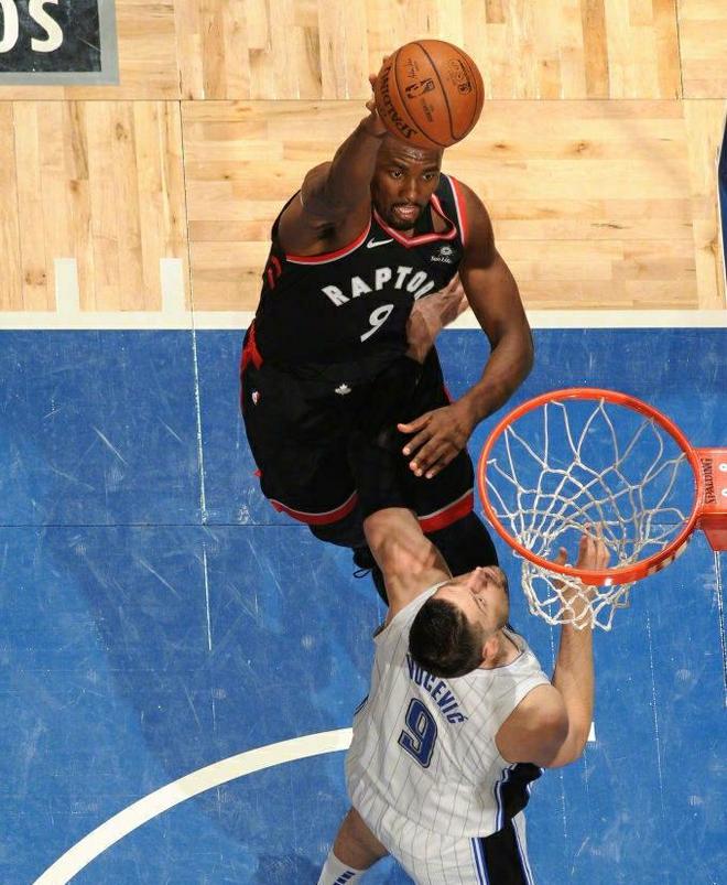 魔术再度遭逢败绩,主场遭到猛龙队逆转 魔术再度遭逢败绩,主场遭到猛龙队逆转