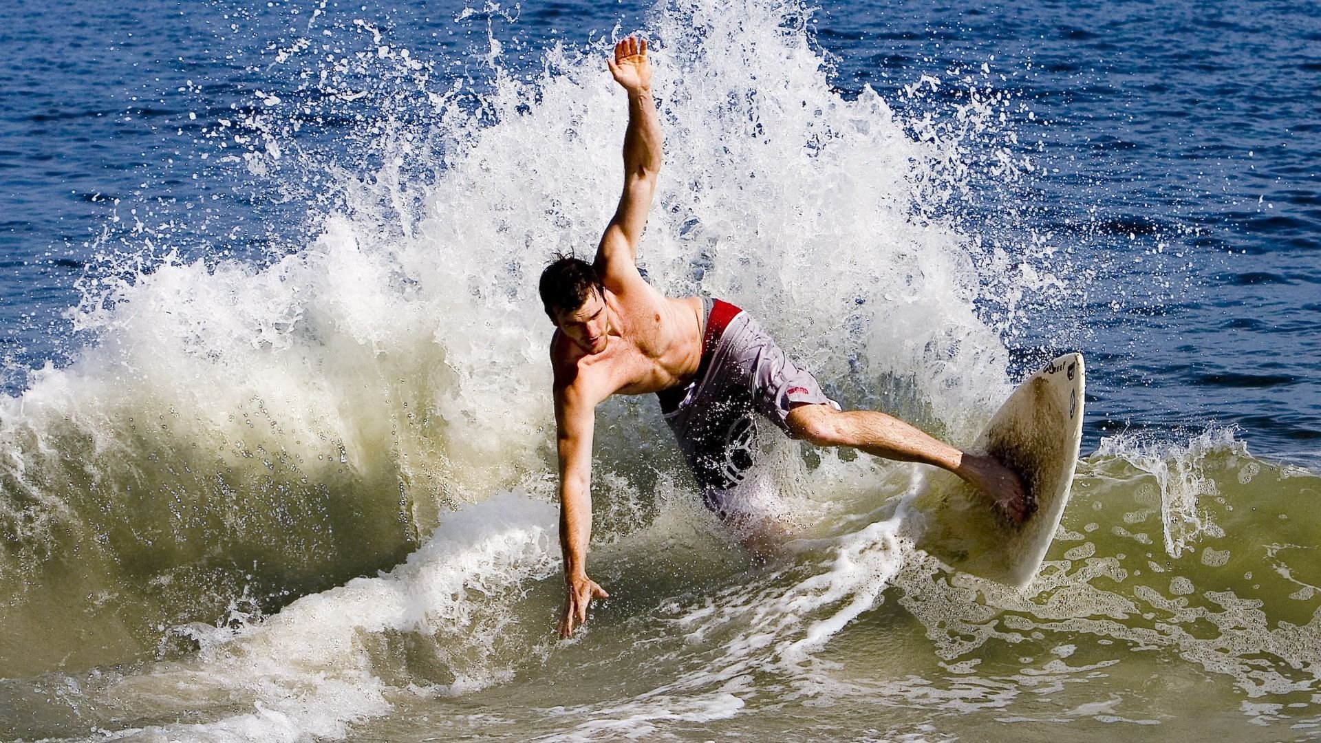 詹姆斯全程高能输出，凯尔特人速胜开拓者，东西部强队的战略博弈